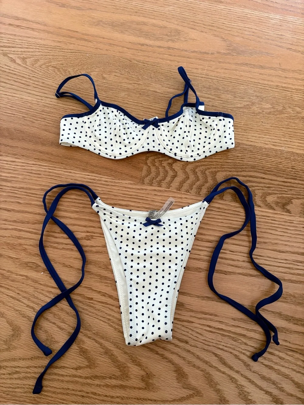 Frankie’s Bikinis set